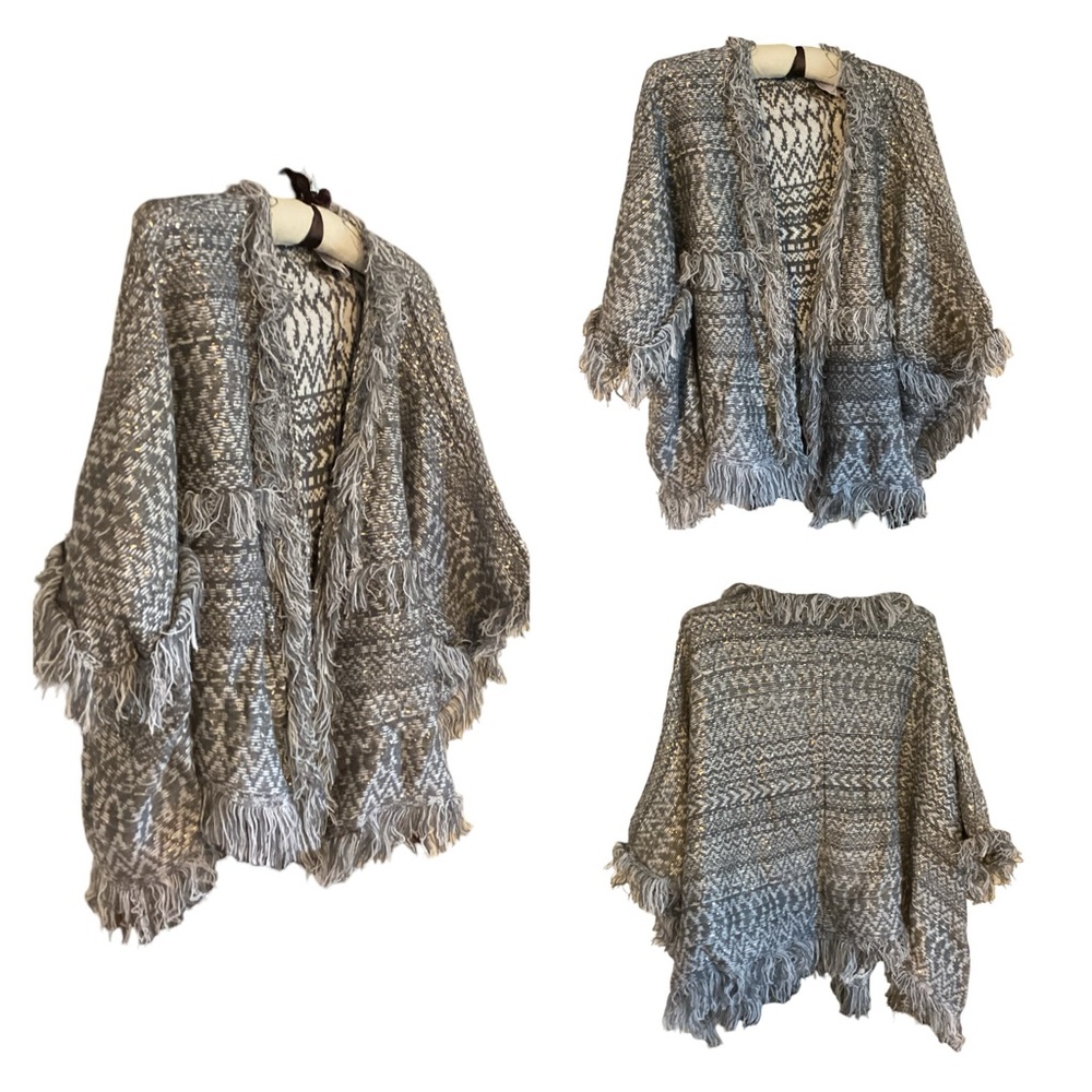 🪷 Gray Cream Sweater w/Fringe